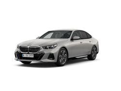 Szary oxide metalizowany Używany 2024 BMW 520 Comfort Edition Sedan/Limuzyna | 249 900 zł