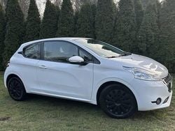 Biały Używany 2014 Peugeot 208 Access Hatchback | 17 400 zł (Dobra cena)