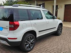 Biały Używany 2014 Skoda Yeti Outdoor Ambiente SUV | 35 900 zł