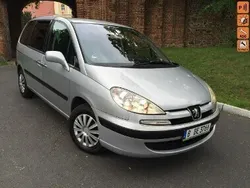 Srebrny metalik (metallic) Używany 2003 Peugeot 807 Minivan | 8999 zł