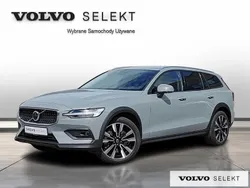 Szary Używany 2024 Volvo V60 CC Kombi | 199 000 zł (Super Cena)