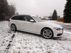 Biały Używany 2016 BMW 330 Luxury Line Kombi | 65 000 zł (Uczciwa cena)