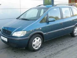 Zielony (metalik) Używany 2001 Opel Zafira Minivan | 9500 zł