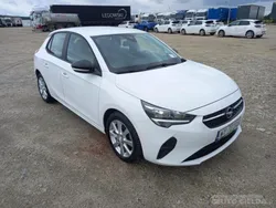 Biały Używany 2022 Opel Corsa Hatchback | 40 221 zł (Dobra cena)