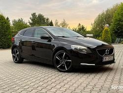 Czarny Używany 2015 Volvo V40 Ocean Race Kombi | 36 000 zł (Uczciwa cena)