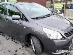 Używany 2011 Toyota Verso Luna Minivan | 18 500 zł (Dość drogi)