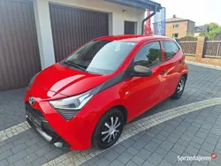 Czerwony Używany 2020 Toyota Aygo Hatchback | 35 900 zł (Uczciwa cena)