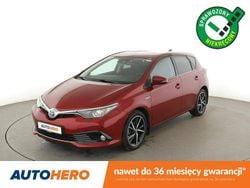 Czerwony Używany 2017 Toyota Auris Hybrid Hatchback | 60 900 zł (Dość drogi)