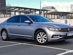 Szary Używany 2022 VW Passat Sedan/Limuzyna | 88 929 zł (Uczciwa cena)