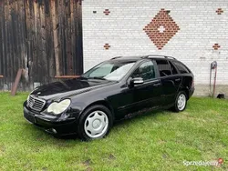 Czarny Używany 2003 Mercedes C180 Kombi | 5900 zł