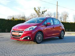 Czerwony Używany 2016 Peugeot 208 Hatchback | 23 900 zł (Uczciwa cena)