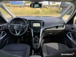 Szary Używany 2018 Opel Zafira Minivan | 45 950 zł