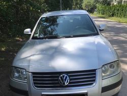 Srebrny Używany 2004 VW Passat Sedan/Limuzyna | 13 900 zł