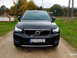 Czarny Używany 2018 Volvo XC40 Momentum SUV | 79 900 zł (Uczciwa cena)