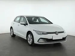Biały Używany 2021 VW Golf VIII Hatchback | 61 499 zł (Uczciwa cena)