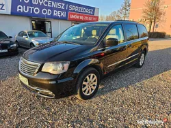 Czarny Używany 2016 Chrysler Town & Country Minivan | 59 900 zł (Dość drogi)