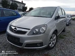 Srebrny Używany 2009 Opel Zafira Minivan | 17 900 zł (Uczciwa cena)