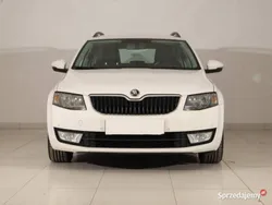 Biały Używany 2015 Skoda Octavia Kombi | 31 999 zł (Uczciwa cena)
