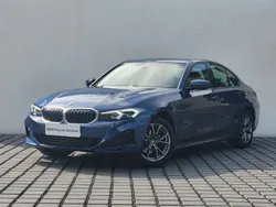 Niebieski phytonic metalizowany Używany 2023 BMW 318 Shadowline Sedan/Limuzyna | 165 000 zł (Dość drogi)