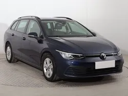 Niebieski Używany 2021 VW Golf VIII Kombi | 54 999 zł (Uczciwa cena)