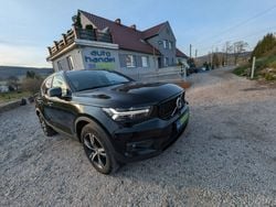 Czarny Używany 2018 Volvo XC40 SUV | 89 900 zł (Uczciwa cena)