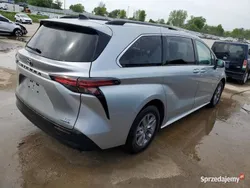 Używany 2022 Toyota Sienna Minivan | 84 000 zł