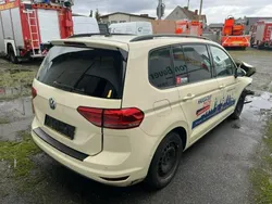 Beżowy Używany 2020 VW Touran Minivan | 22 000 zł