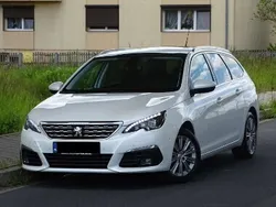 Inny kolor Używany 2018 Peugeot 308 Kombi | 39 900 zł (Dobra cena)