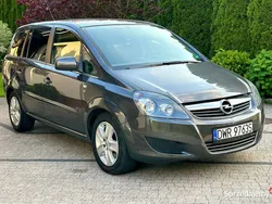 Szary (metalik) Używany 2010 Opel Zafira Minivan | 19 900 zł (Dość drogi)