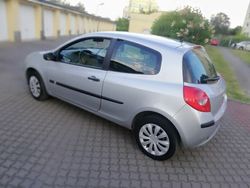 Srebrny Używany 2005 Renault Clio II Hatchback | 7950 zł (Uczciwa cena)