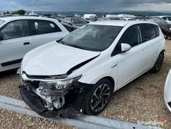 Biały Używany 2018 Toyota Auris Hybrid Design Hatchback | 36 900 zł