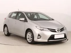 Srebrny Używany 2013 Toyota Auris Hatchback | 37 499 zł (Uczciwa cena)