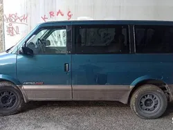Niebieski Używany 1999 Chevrolet Astro Minivan | 22 000 zł