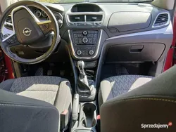 Bordowy Używany 2012 Opel Mokka SUV | 33 000 zł (Uczciwa cena)