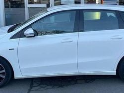 Używany 2021 Mercedes B250e Minivan | 49 000 zł