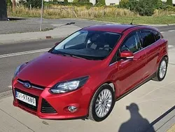 Bordowy Używany 2011 Ford Focus Titanium Hatchback | 24 600 zł (Uczciwa cena)