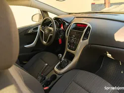 Brązowy Używany 2012 Opel Astra Hatchback | 20 900 zł (Dobra cena)
