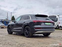 Srebrny Używany 2020 Audi e-tron Comfort SUV | 129 999 zł