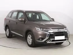 Brązowy Używany 2018 Mitsubishi Outlander SUV | 68 999 zł (Uczciwa cena)