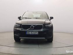 Czarny (metalik) Używany 2021 Volvo XC40 Momentum SUV | 109 850 zł (Uczciwa cena)