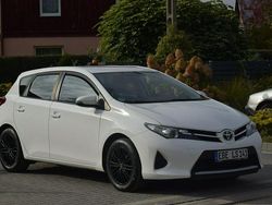 Biały (metalik) Używany 2015 Toyota Auris Hatchback | 34 900 zł (Uczciwa cena)
