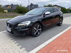 Czarny Używany 2018 Volvo V40 R-Design Kombi | 57 900 zł (Dość drogi)