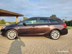 Zielony Używany 2012 Opel Astra Kombi | 27 900 zł (Dość drogi)
