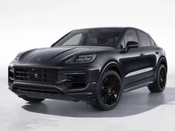 Chromite black metallic Nowe 2024 Porsche Cayenne GTS SUV | 841 536 zł