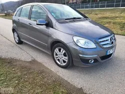 Szary Używany 2009 Mercedes B180 Minivan | 19 700 zł (Dość drogi)