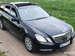 Czarny Używany 2010 Mercedes E350 Kombi | 45 000 zł (Uczciwa cena)