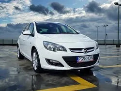 Biały Używany 2012 Opel Astra Hatchback | 22 900 zł (Dobra cena)