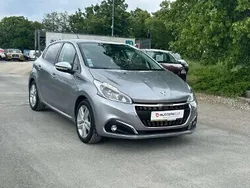 Inny kolor Używany 2019 Peugeot 208 Hatchback | 32 999 zł (Dobra cena)