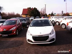 Biały Używany 2017 Peugeot 208 Hatchback | 20 900 zł (Super Cena)