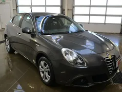 Szary Używany 2011 Alfa Romeo Giulietta Hatchback | 10 500 zł